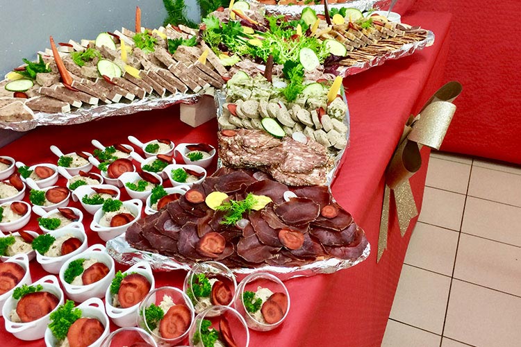 Un buffet traiteur froid