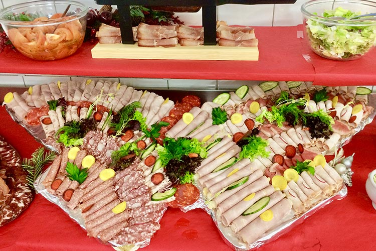 Des plateaux de charcuterie